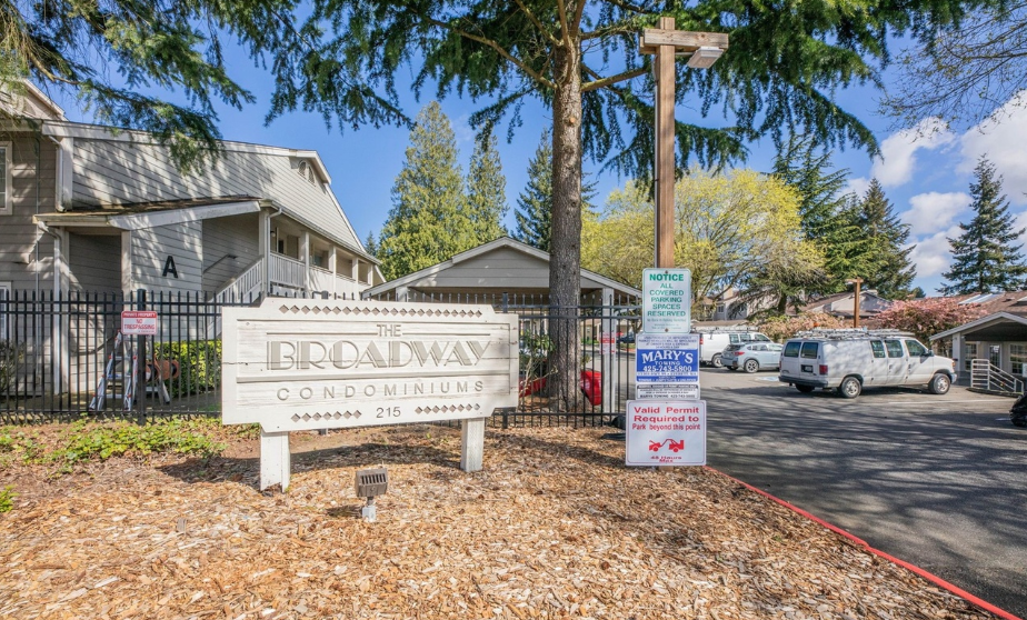 2-Bedroom 2-Bathroom in Broadway Condo Everett