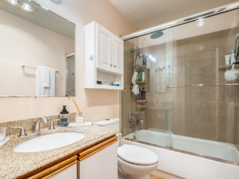 Affordable 2-Bedroom Condominium Lynnwood WA Bathroom