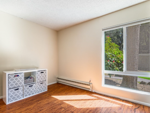 Affordable 2-Bedroom Condominium Lynnwood WA - Room View