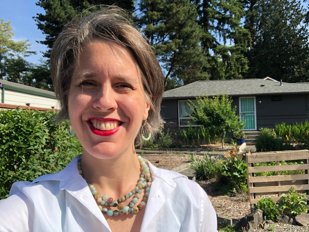 Emily Cressey touring homes in Kent