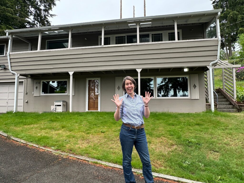 Just sold home in the Lake Louise neighborhood of Tacoma, WA – another happy client!