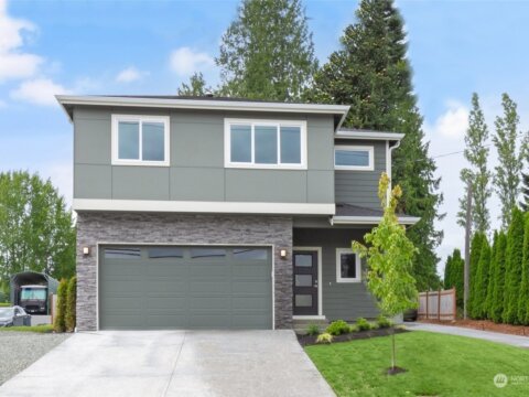 4 Bedroom Home in Everett - Front View