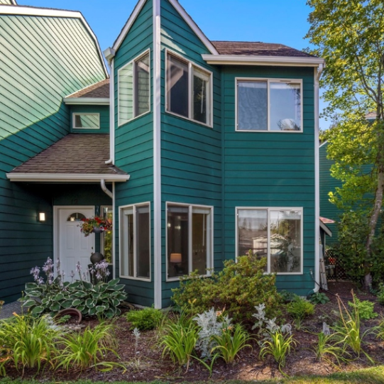 $400,000 Townhouse