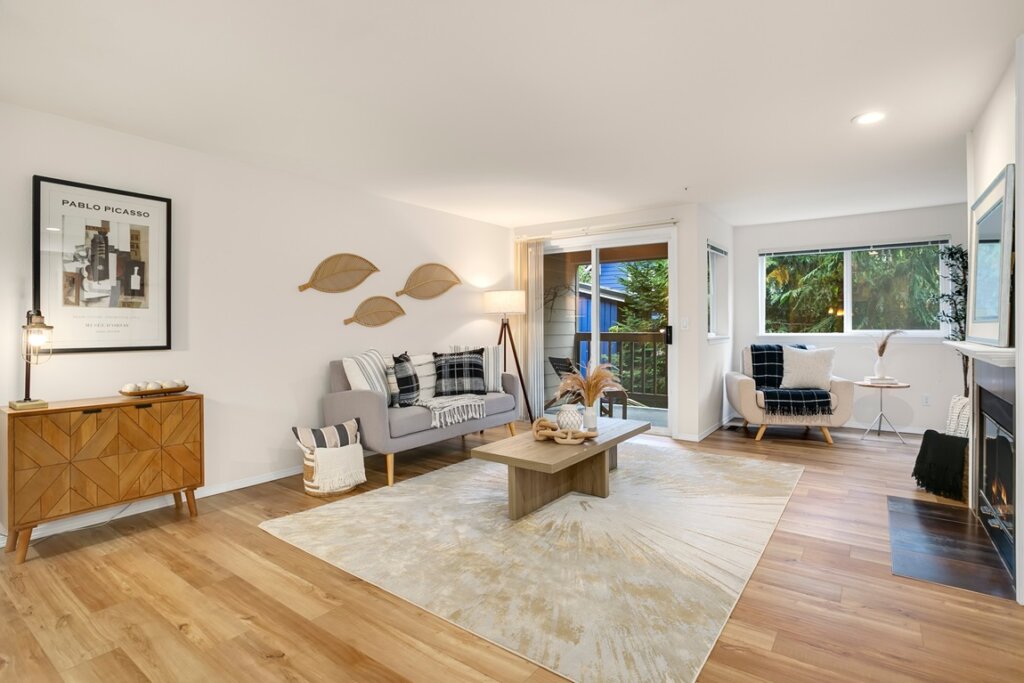 Modern Condo in Kenmore For Sale - Living room2