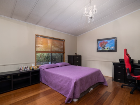 Mobile Home in Everett WA - Bedroom 1