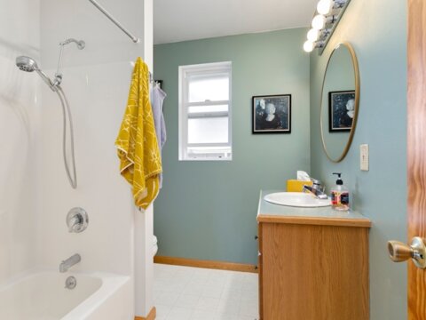 Modern Renovated 2-Bedroom Home in Kenmore, WA - Bathroom2