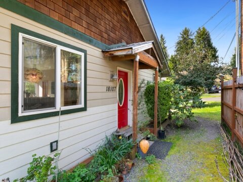 Modern Renovated 2-Bedroom Home in Kenmore, WA - Outside View2