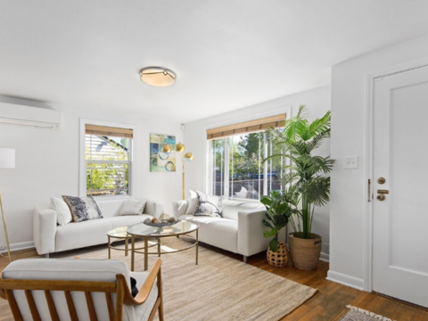 2-Bedroom Home in Seattle - Living Room