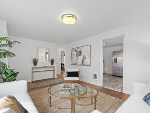 2-Bedroom Home in Seattle - Living Room2