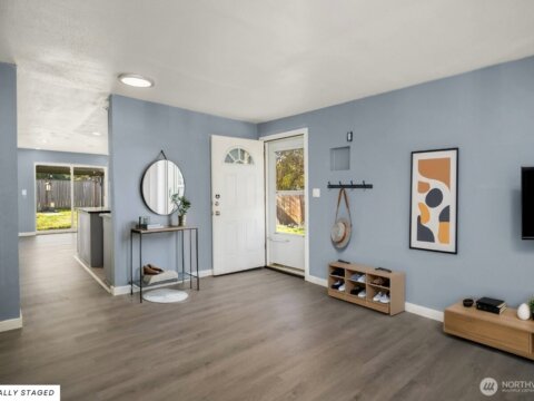 Affordable 3-Bedroom Home in Tacoma, WA Open Concept