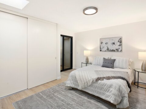 Lakeside Townhome Retreat in Kenmore For Sale Bedroom2