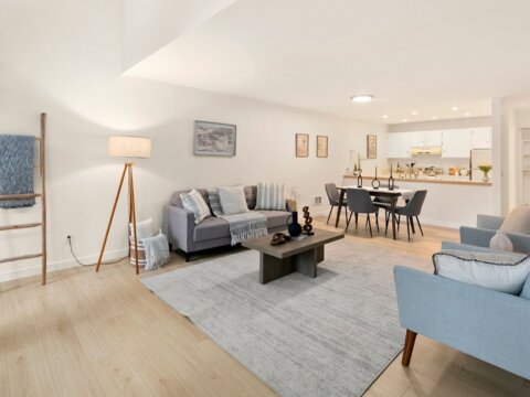 Lakeside Townhome Retreat in Kenmore For Sale Living Room