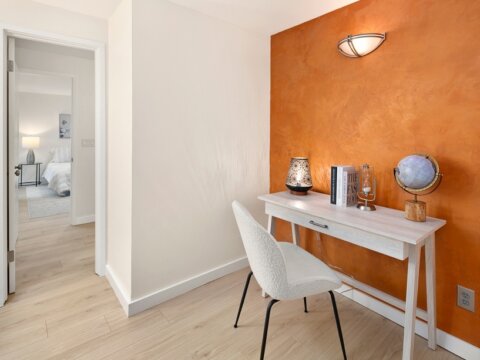 Lakeside Townhome Retreat in Kenmore For Sale Office Area