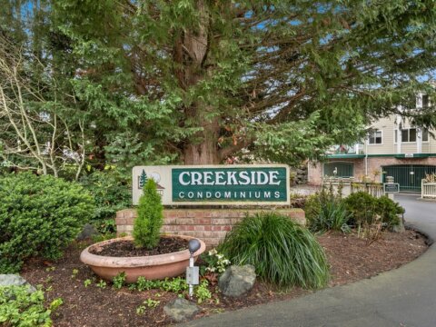 Stylish Top-Floor Condo For Sale in Creekside Condominium Edmonds, WA (1)