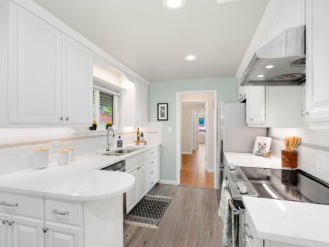2 Bedroom Home in Normandy Park WA for Sale by Seattle Realtor Emily Cressey Kitchen Counters