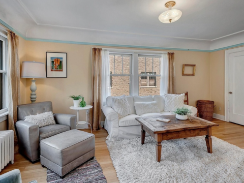 Top-Floor Corner Unit With Artist Soul in the Heart of Seattle Living Room