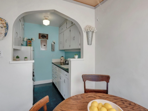 Top-Floor Corner Unit With Artist Soul in the Heart of Seattle Dining Area