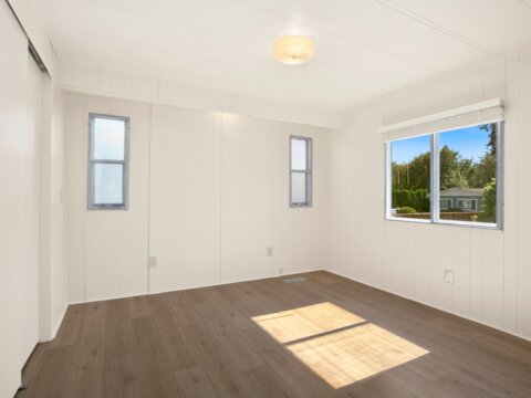 Fully Updated Mobile Home For Sale in Bothell, WA Bedroom 2