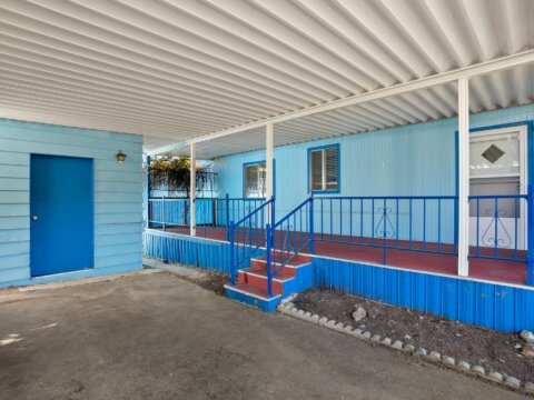 Fully Updated Mobile Home For Sale in Bothell, WA Entrance
