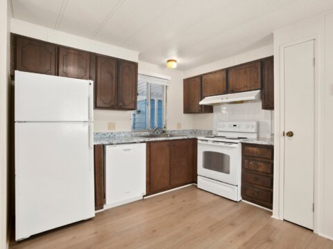 Fully Updated Mobile Home For Sale in Bothell, WA Kitchen Counter