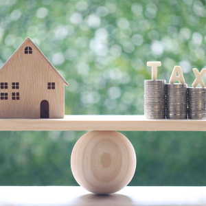 How to Sell a Home With a Lien In Illinois