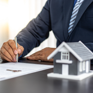 Use a Title Company to Sell My House in Chicago, IL