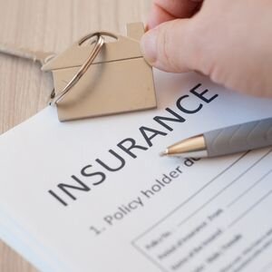 Can a House Be Sold With a Pending Insurance Claim