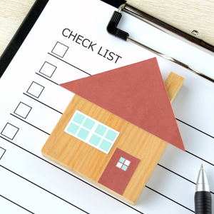Guide to Selling a Home While Residing in It in Chicago