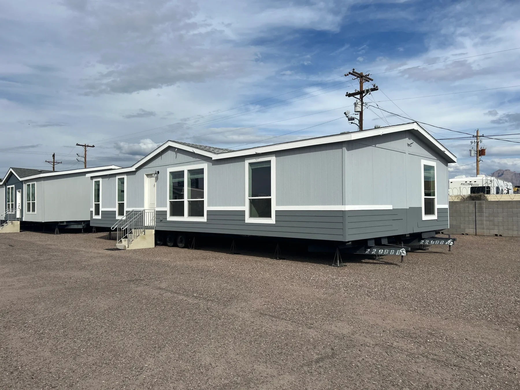 Mobile home transport in Arizona
