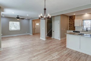 3309 S Benton