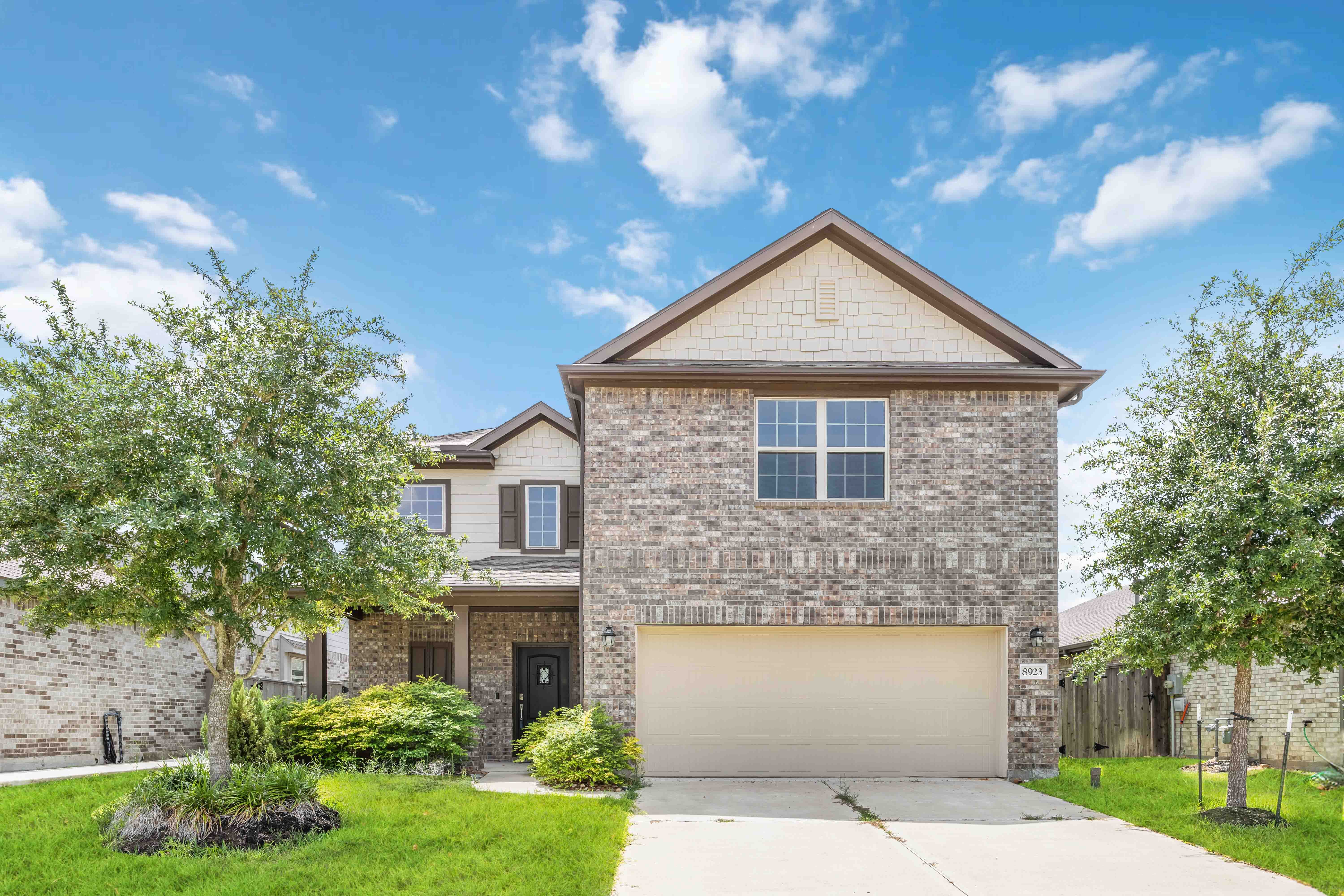 8923 Beacon Mill Dr, Cypress, TX 77433