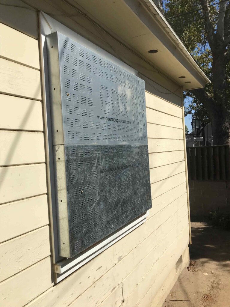 Board up window Los Angeles