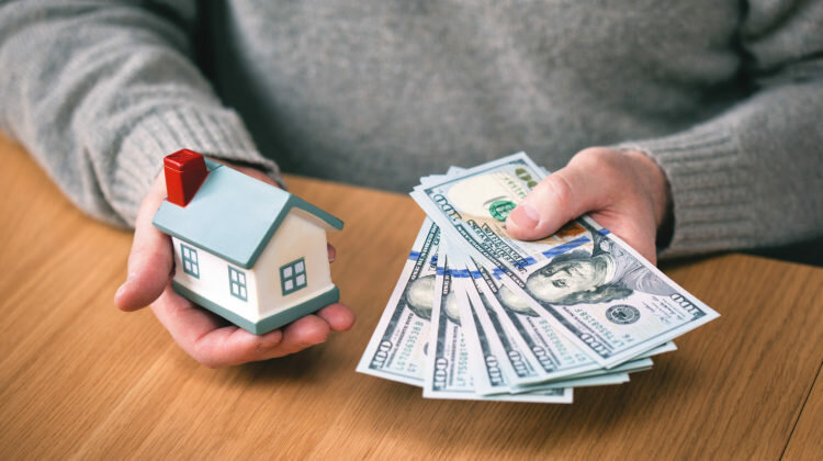list with agent or sell to cash buyer