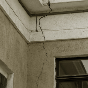 House with foundation issues in