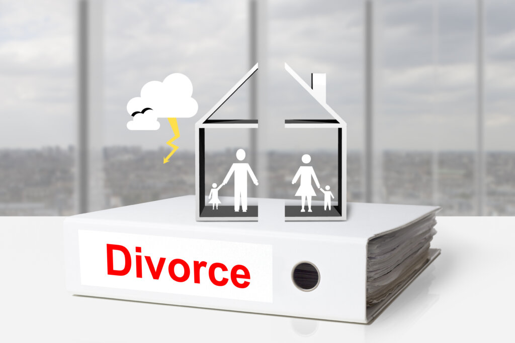 who gets the house in divorce in Washington