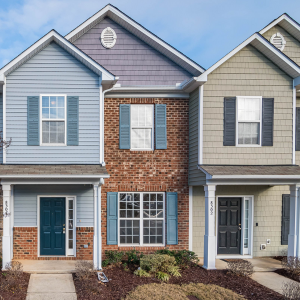 Who is tasked with paying HOA fees at closing In Washington