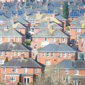 Who settles the HOA fees during the closing process In Washington