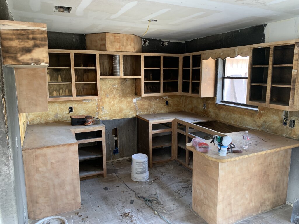House-with-lots-of-repairs