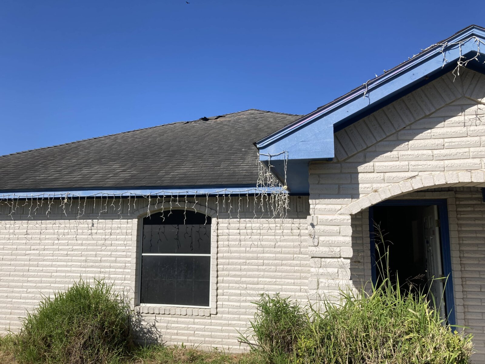 house-needs-curb-appeal.jpeg