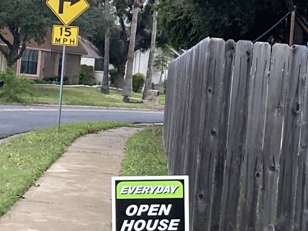 Open House SIgn in McAllen Texas house