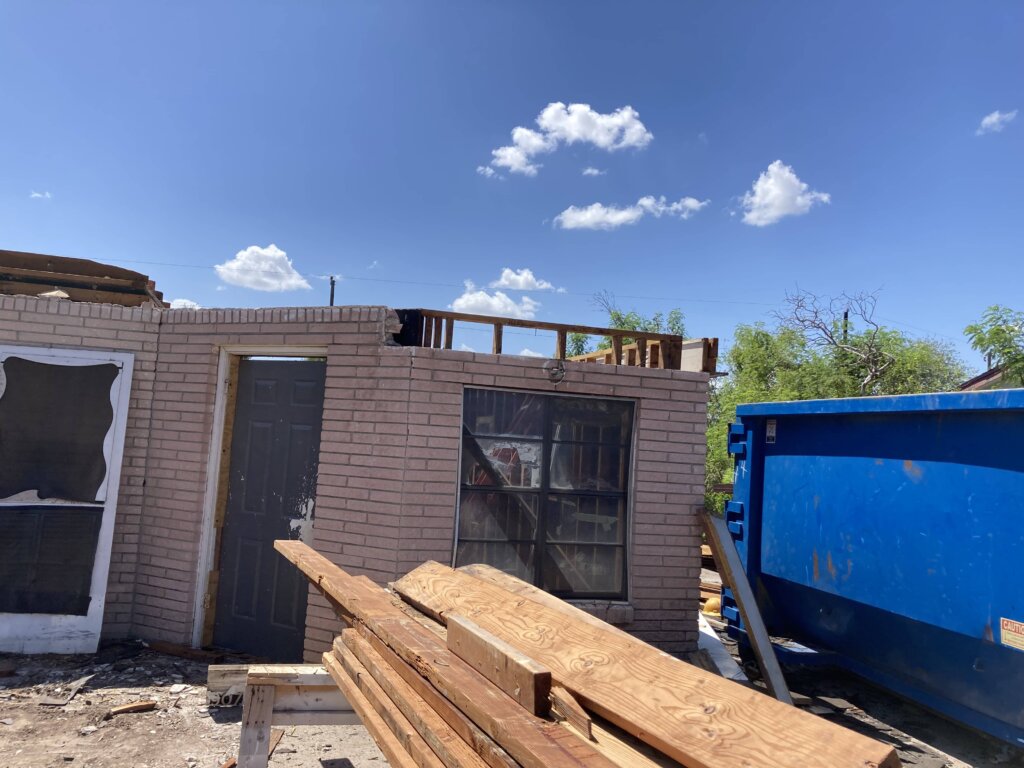 Cash home buyers can buy older distressed houses