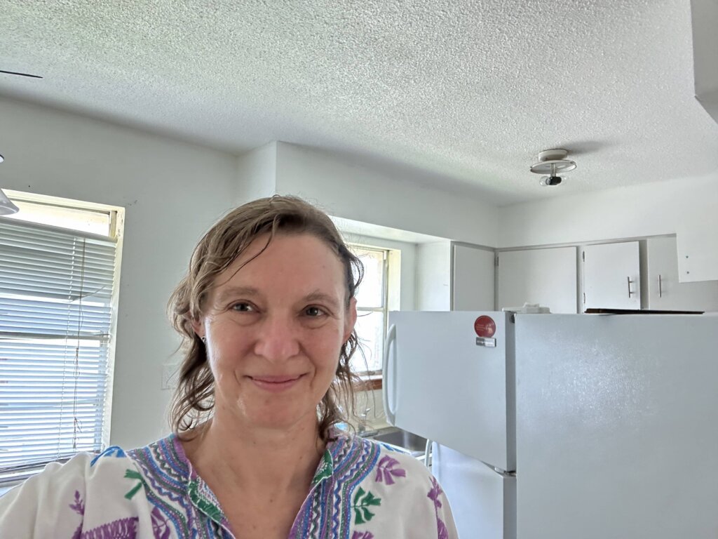 In Dolfin RGV we buy houses in as is condition from people in foreclosure, tax liens, probate. We can help sell a house fast
