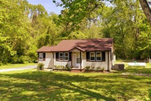 Small ranch house photographed in Suffolk VA on a sunny day.