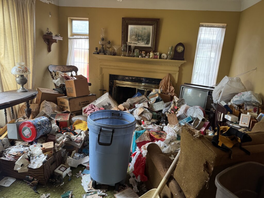 Parma Hoarder House 3