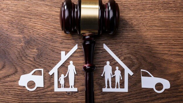 what to do with house in divorce
