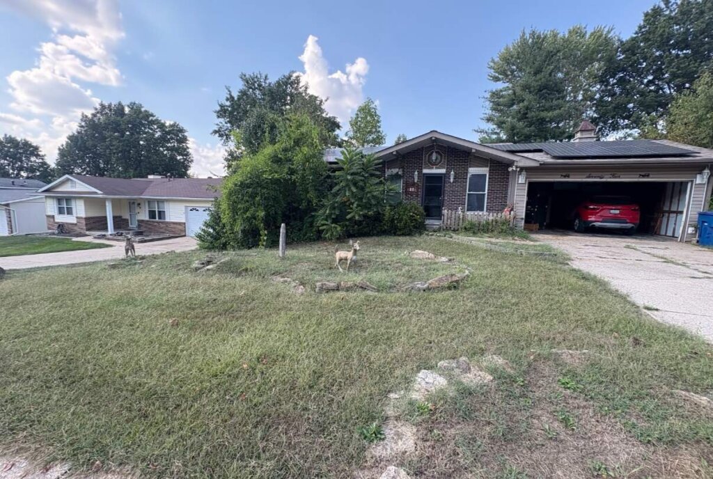 Front of a St. Louis home before Bird River Properties renovated it