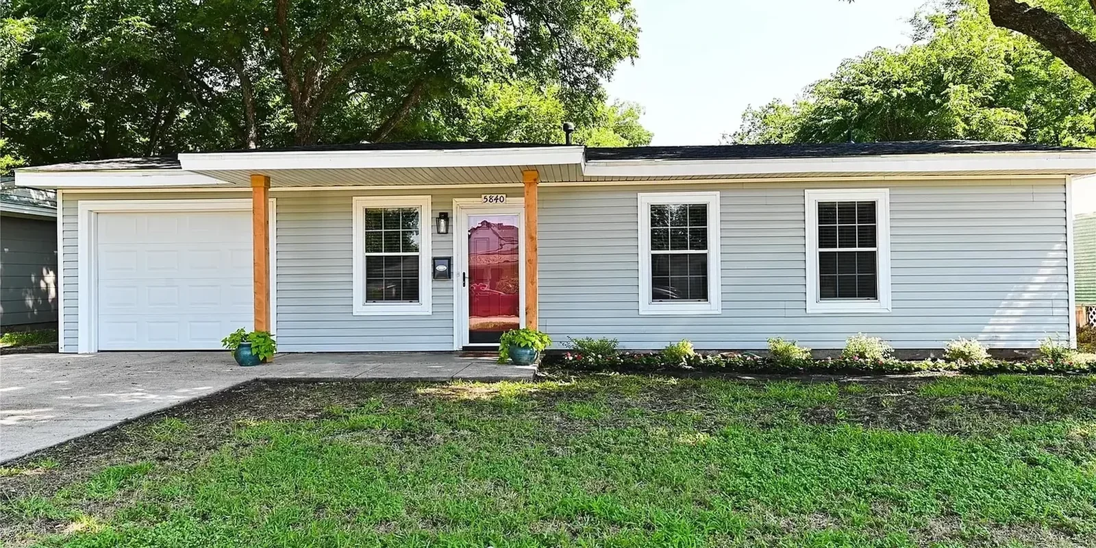 Fully renovated single-family home in Fort Worth, Texas purchased and remodeled by Oak Summit Group, local cash home buyer serving DFW homeowners.