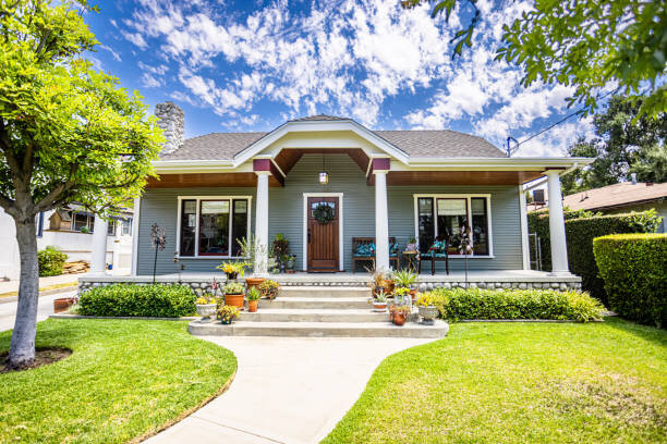 4 Disadvantages of Selling a House During the Holiday Season