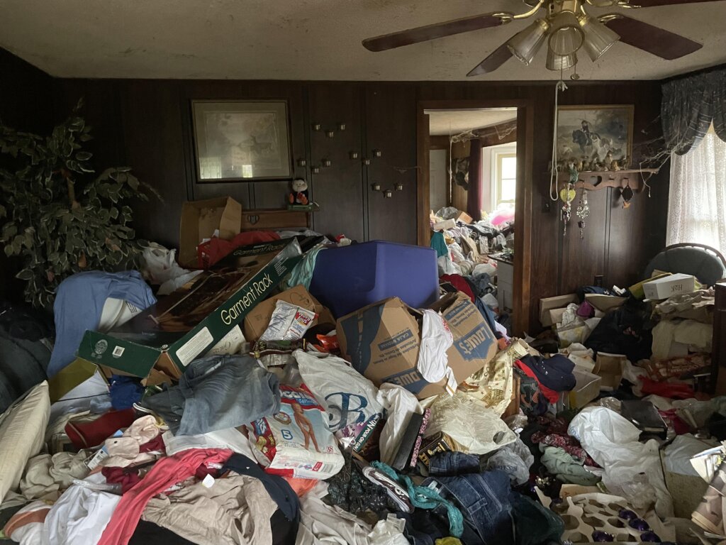 Sell Your Hoarder House Without Cleaning in Plymouth Meeting