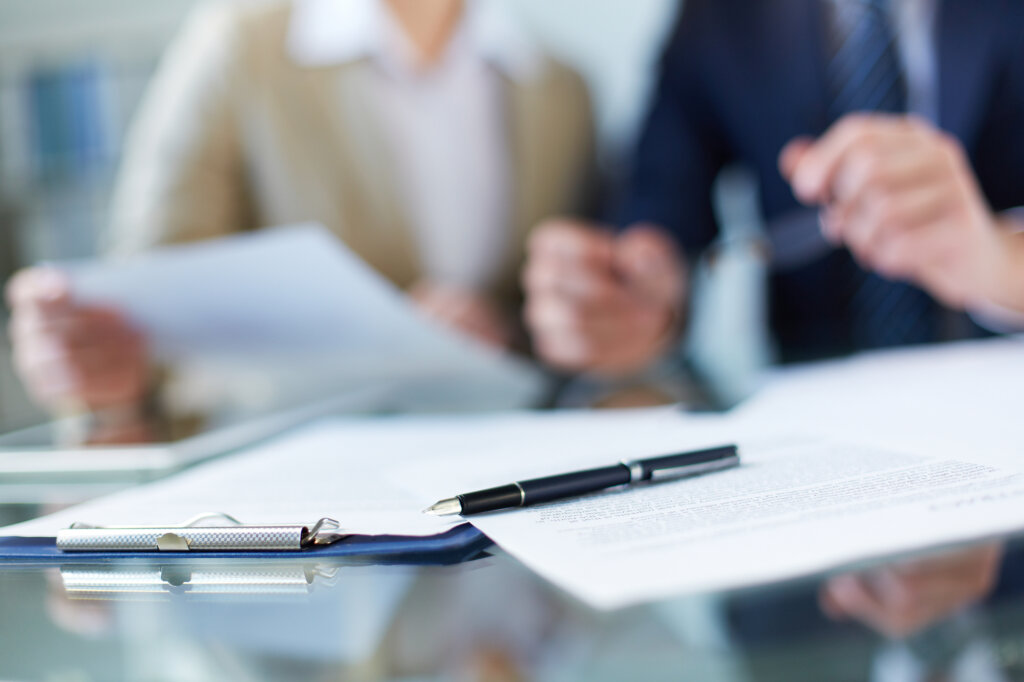 Realtors who specialize in land sales will expect you to sign a long contract